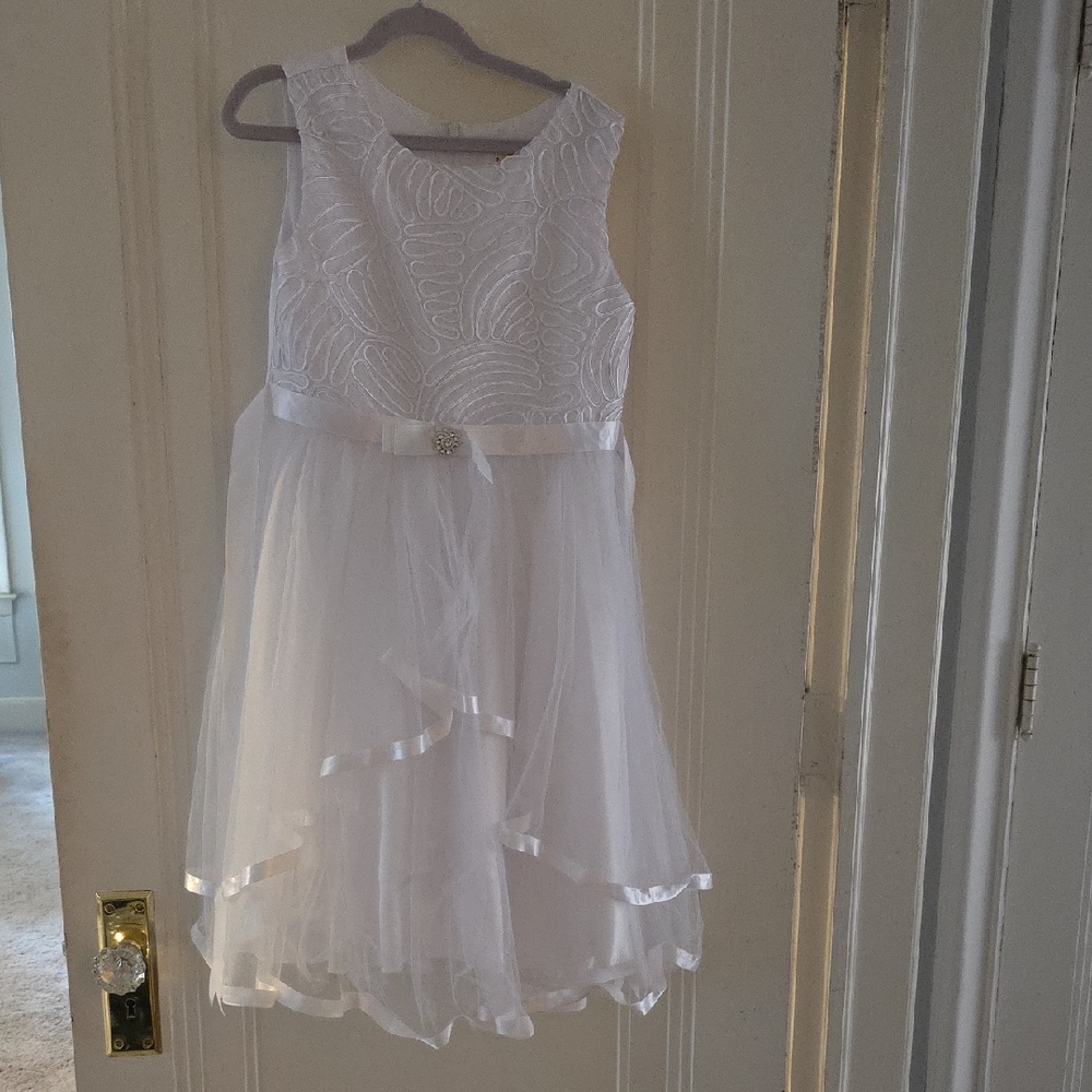 Elegant White Sleeveless Kids Dress